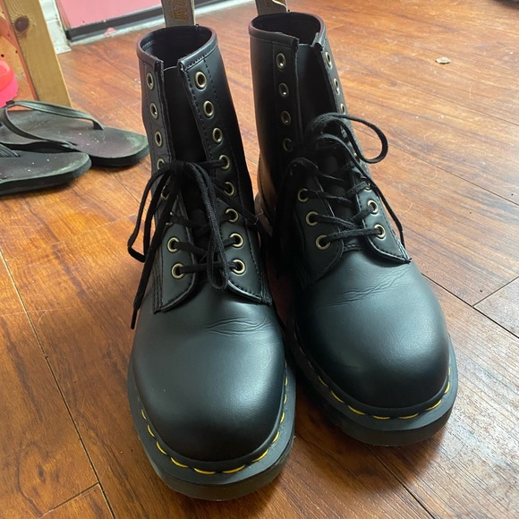 Dr Marten Boots - Picture 1 of 5